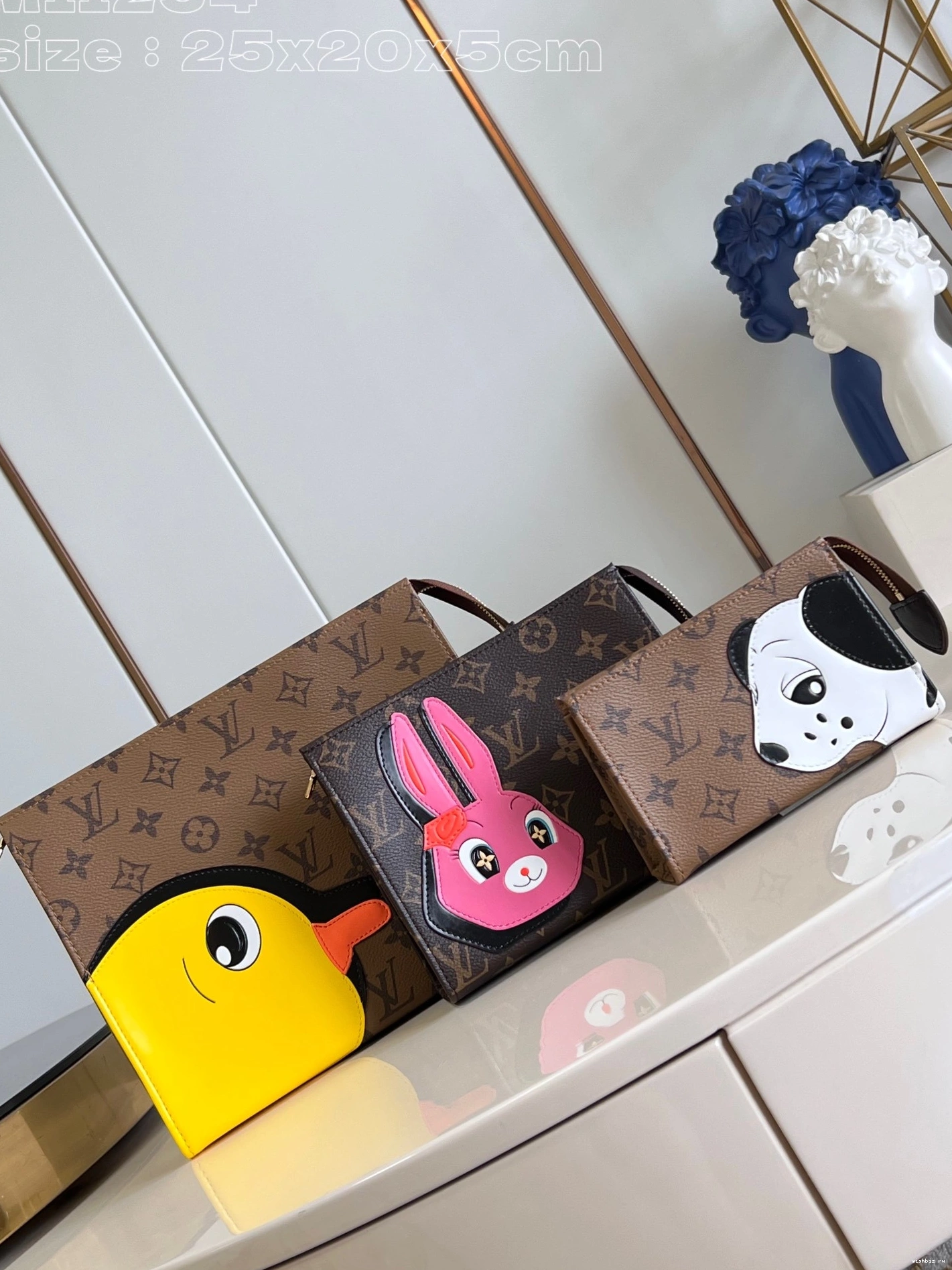 WIS Pouch-25*20*5.5cm LOUIS Toilet VUITTON Trio 0811
